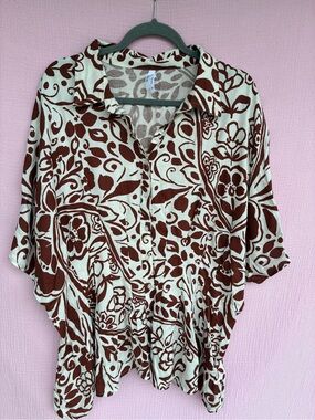Truth NYC Flax Blend Floral Button Front Top 2X
